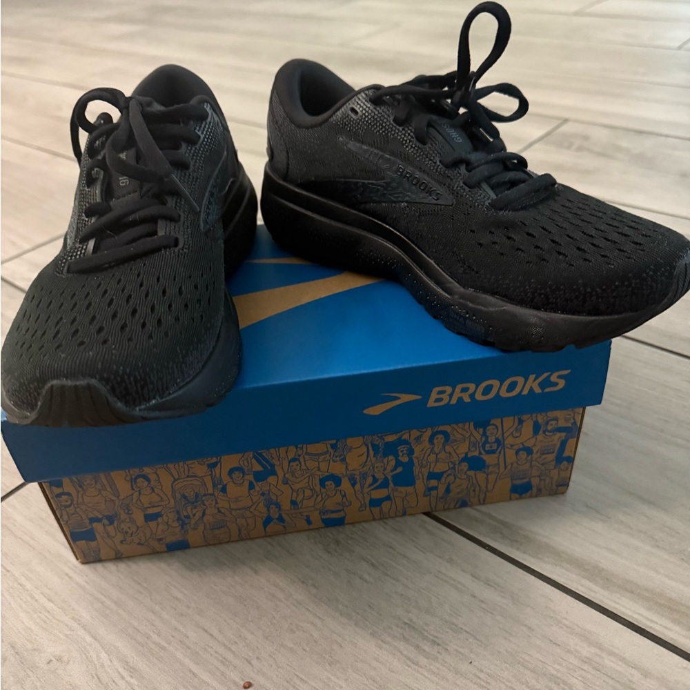 Brooks Ghost 16 Women's Shoes in Black